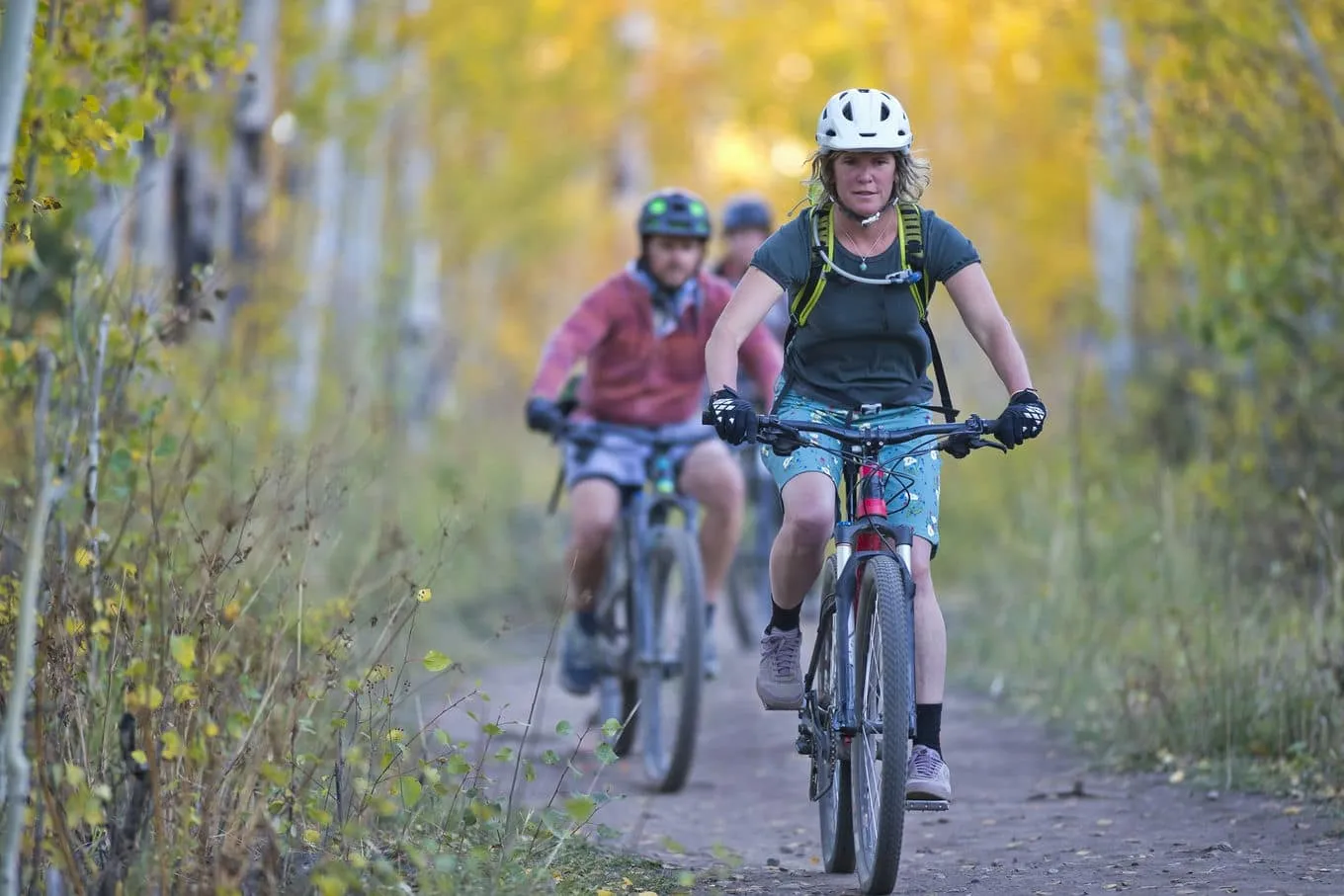 Rower trekkingowy – idealny wybór na długie trasy